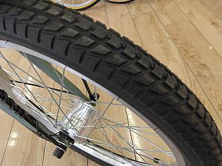 モクシー/タイヤ：２０X１．９５（太い）